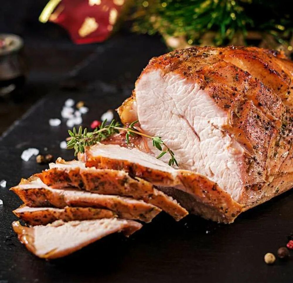 Филе индейки запеченное в духовке в фольге. Филе индейки «тандури». Филе в фольге в духовке. Индейка в духовке запеченная в фольге филе. Филе бедра индейки в духовке.