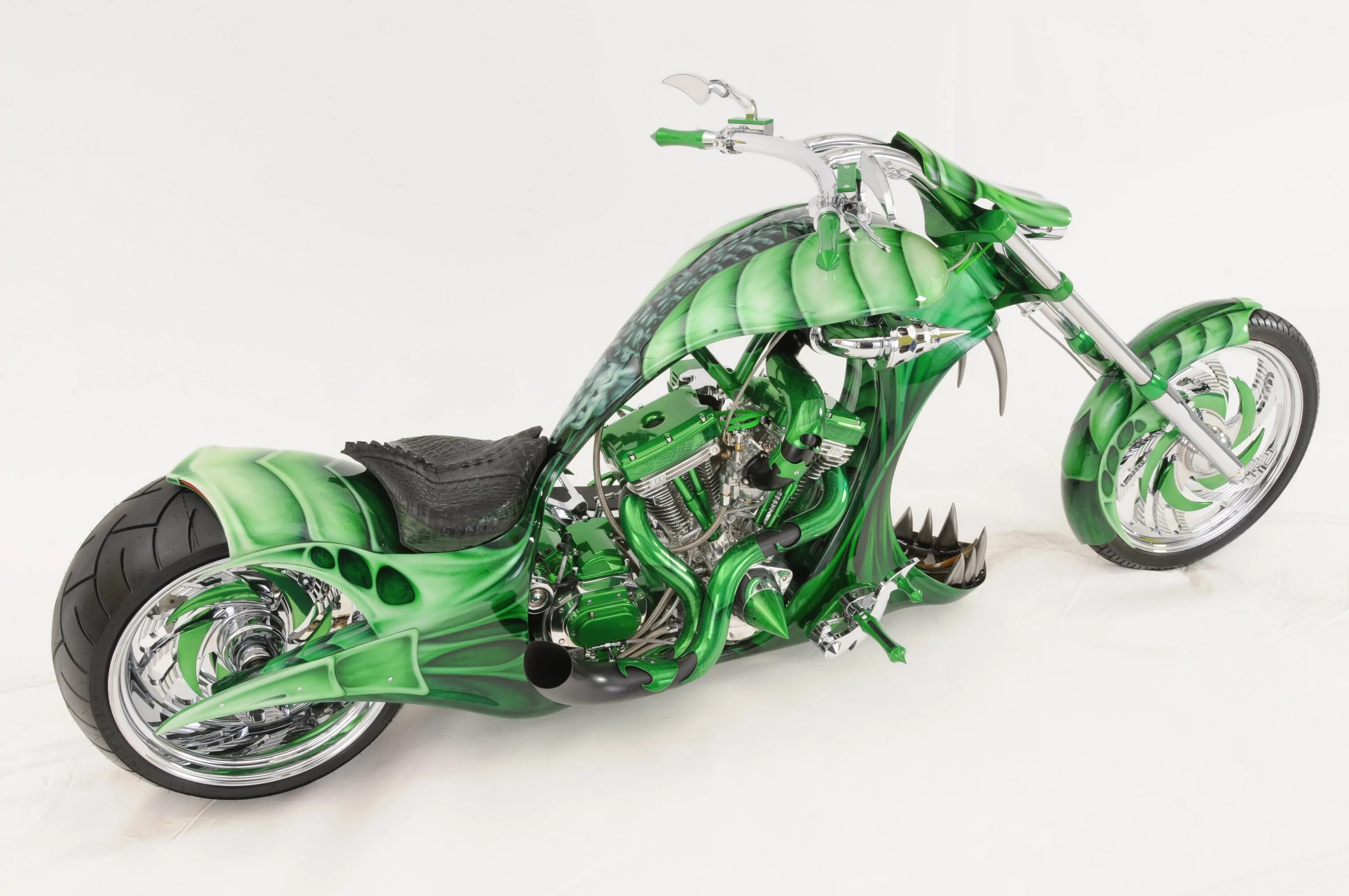 Forms tuning. Кавасаки зеленый мотоцикл чоппер. Харли Дэвидсон зеленый. Необычные мотоциклы. Крутые байки.