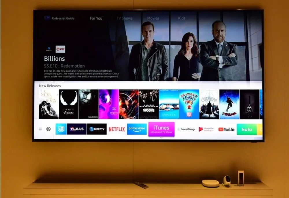 Премьер на телевизоре самсунг. Телевизор смарт ты без гра. Smart TV display. ТВ самсунг смарт ТВ управление голосом и жестом 46 дюймов. Сплит экран на смарт ТВ.