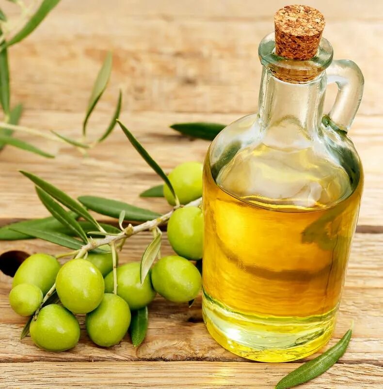 Оливковое масло холодного польза. Оливковое масло. Масло оливы. Оливки и оливковое масло. Оливковая масло в лечебных.
