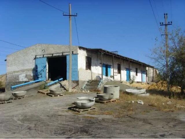Заброшки в больших чапурниках. Поселок цаца волгоградская область. Волгоград станция чапурники. Таврический поселок коттедж. Большечапурниковская школа.