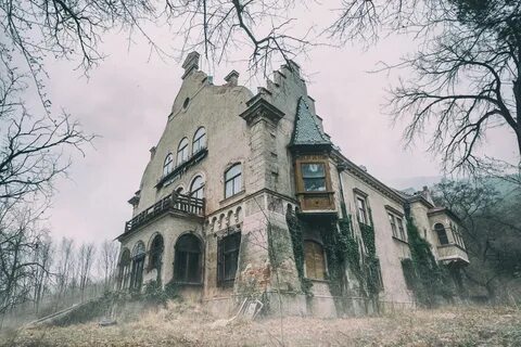 А4 заброшенный замок с призраками