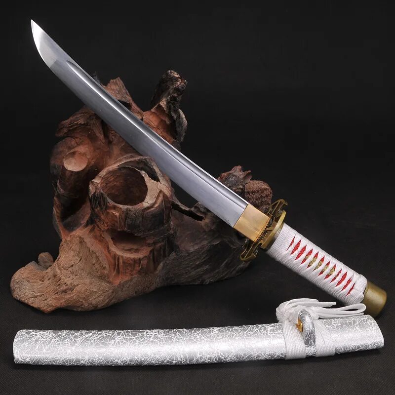 Короткий японский меч. Танто меч самурая. Короткий японский меч танто. Китайский меч танто. Короткий самурайский клинок.