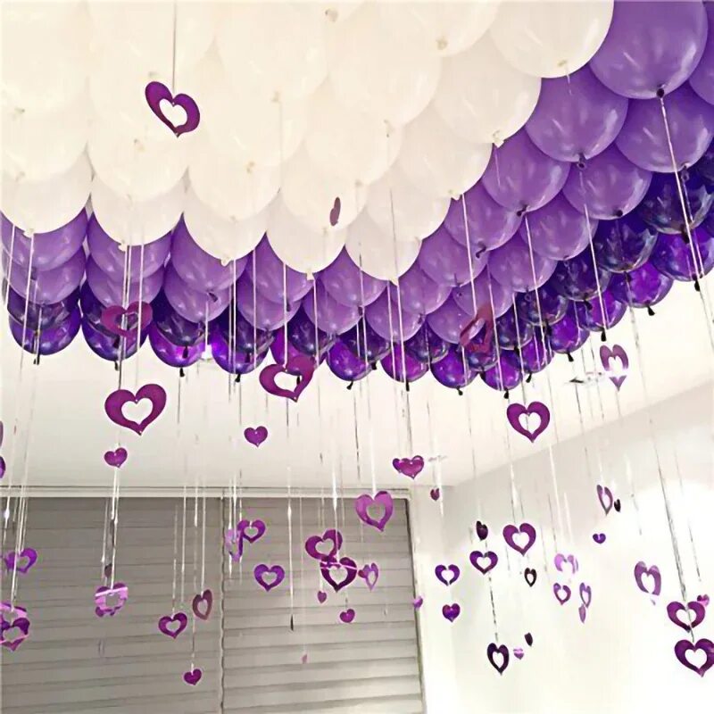 Фиолетово розовые шары. Шары на потолке. Воздушные шары под потолок. Фиолетовые шары. Украшение потолка шарами.