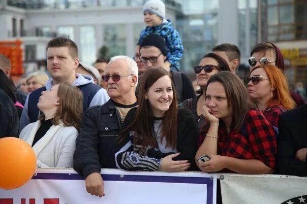 1 молодежь 2 россияне 3 трудящиеся. Молодежь столицы. молодежная столица. столица молодых.