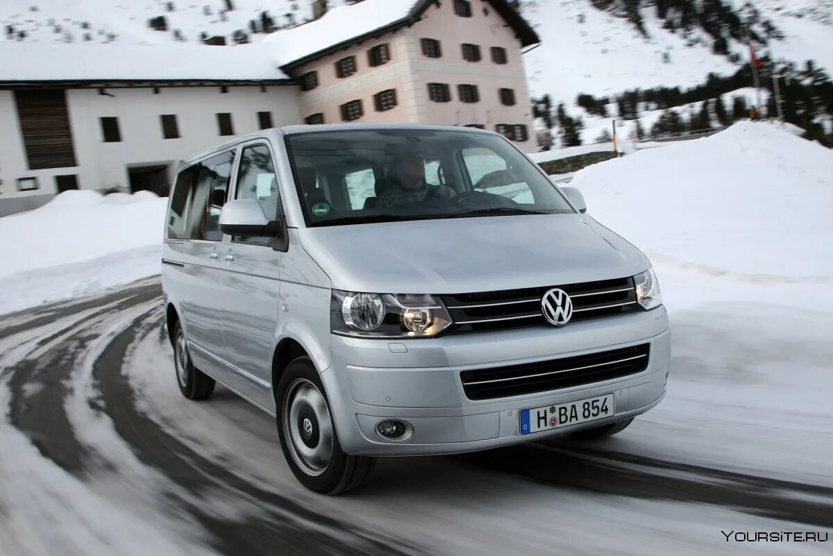 Vw caravelle t5. VW Multivan 4motion. Фольксваген Мультивен Каравелла. Фольксваген Каравелла т6 серебристый. VW Multivan t5.