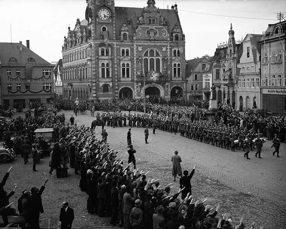 Чехия 1939. Немцы в Праге 1939. Германская оккупация Чехии 1939.