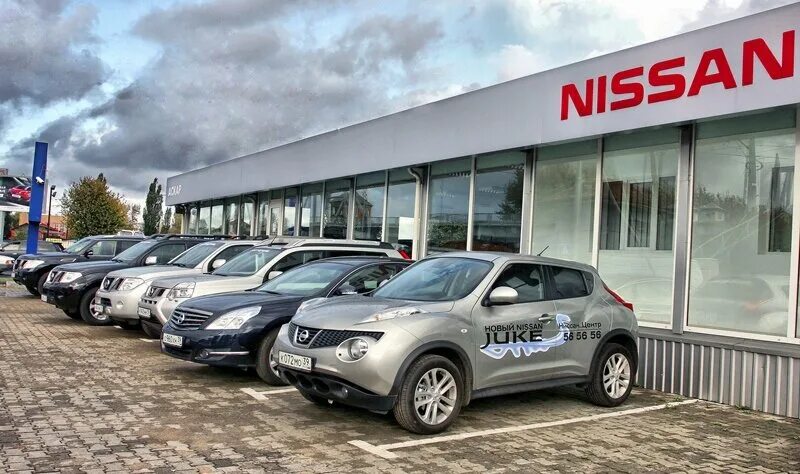Автоцентр ниссан. Автосалон корс групп коломна. Ниссан таганка. Nissan aftosalon. Сервисный центр ниссан в москве.