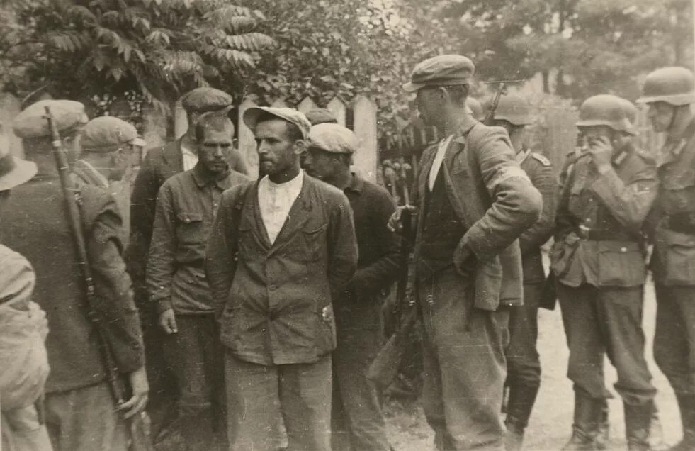 Полицай 1945. Русские полицаи в вов. Полицаи коллаборационисты. Полицаи времен вов. Полицай в великую отечественную войну.