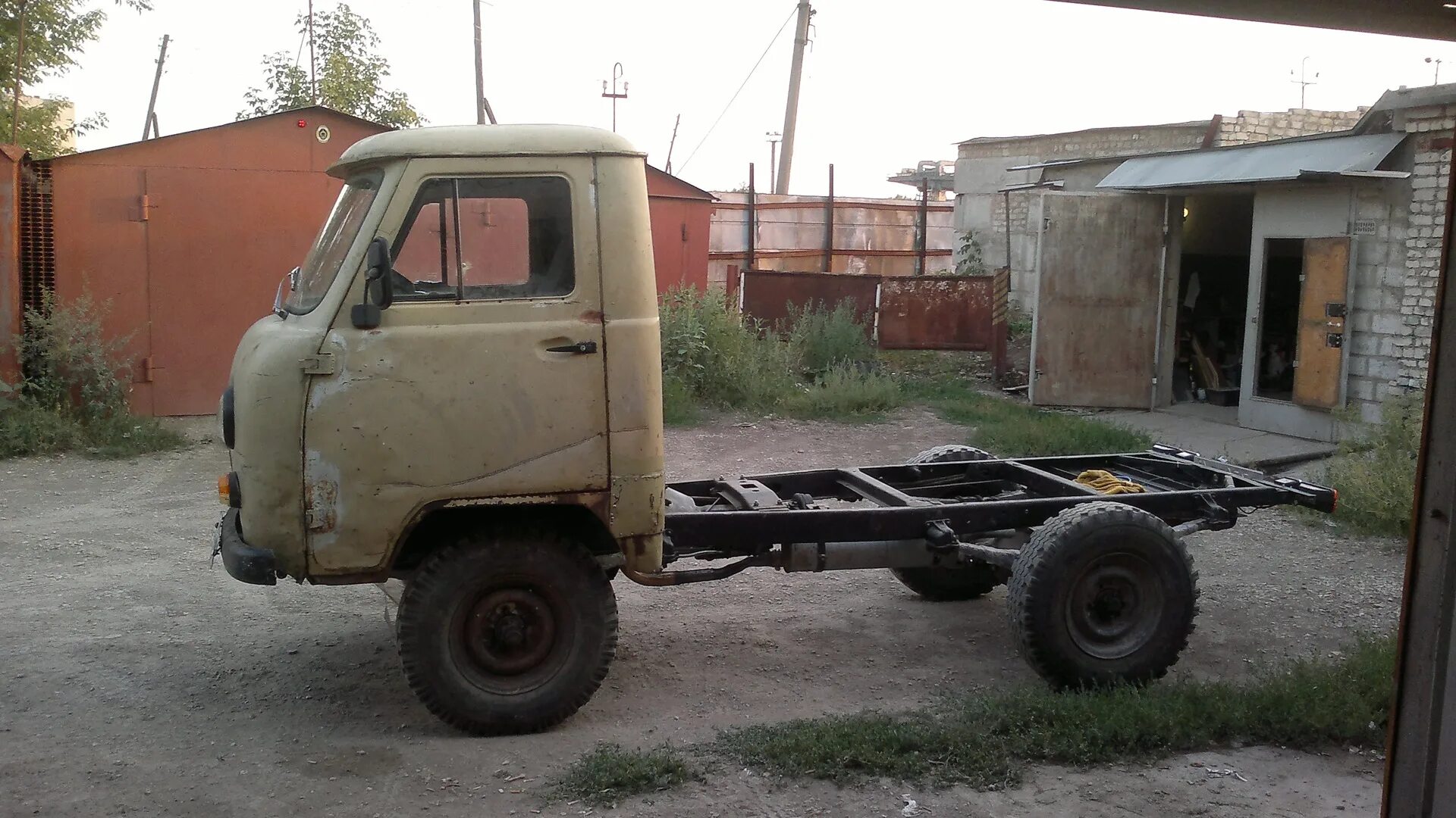 Куплю головастика б у. УАЗ головастик 3303. УАЗ 3303 бортовой. УАЗ головастик бортовой 3303. Шасси УАЗ 3303.