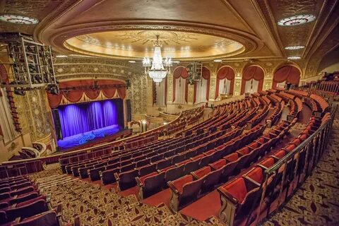 Theatre или theater
