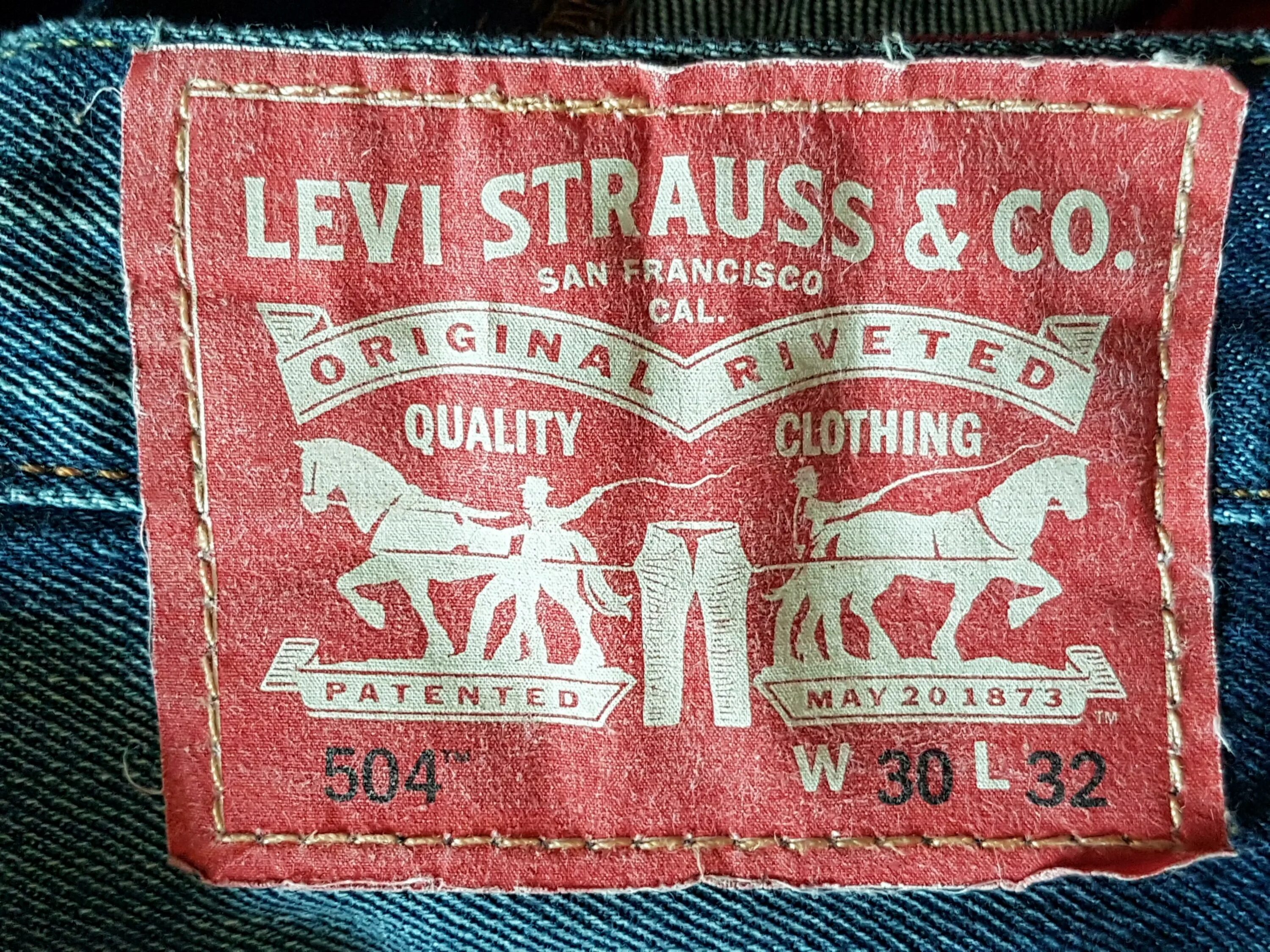 Левис страус мужские купить. Levis 504 Red Tab. Джинсы Levis 504. Джинсы Левис страус. Лейбл левайс.