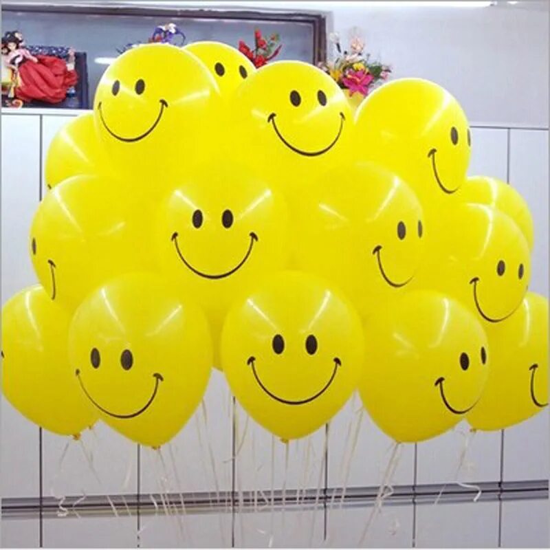 Улыбка шаров. Шарик с улыбкой. Желтые воздушные шары. Шарики смайлики. Воздушный шарик с рожицей.