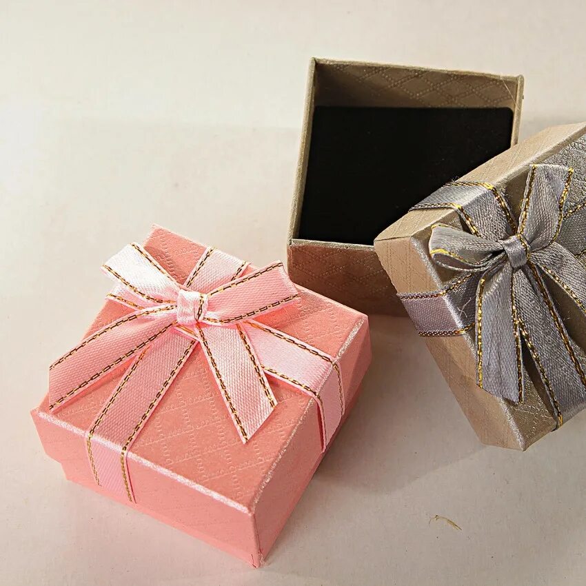 Красивые коробочки для подарков. Красивые подарочные коробки. Красивая коробка для подарка. Маленькие картонные коробочки для подарков. Делаем коробку своими руками