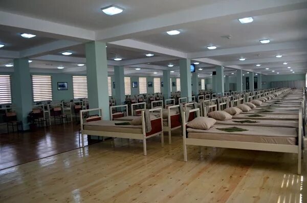 Кунашир новые казармы общежития. Комната в казарме. Погода в казарме. 12 июля 2015 обрушилась казарма омск. Погода в казарме.
