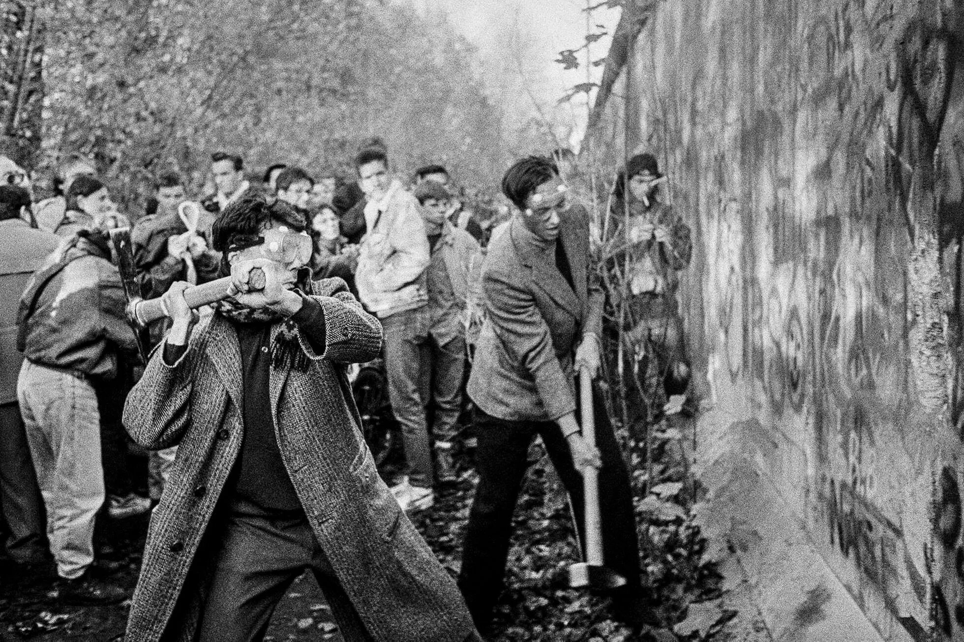 Революция в гдр. Гдр 1989. революция в гдр 1989. бархатная революция в германии 1989. бархатная революция в гдр.