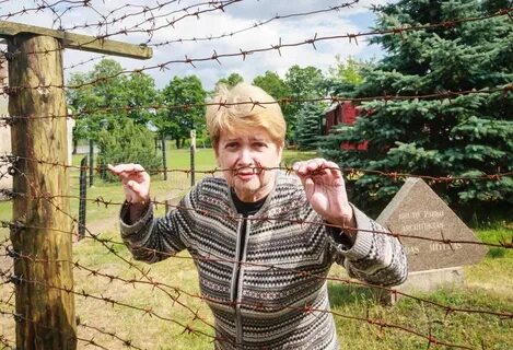 Женщина на проводах