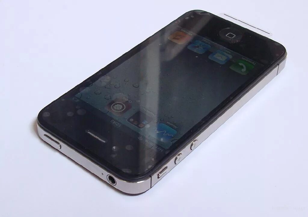 Айфон 4 черный. Айфон 4s 2010 год. Айфон 4 цвета. Iphone 4 в корпусе iphone 2g. Айфон 4 джи