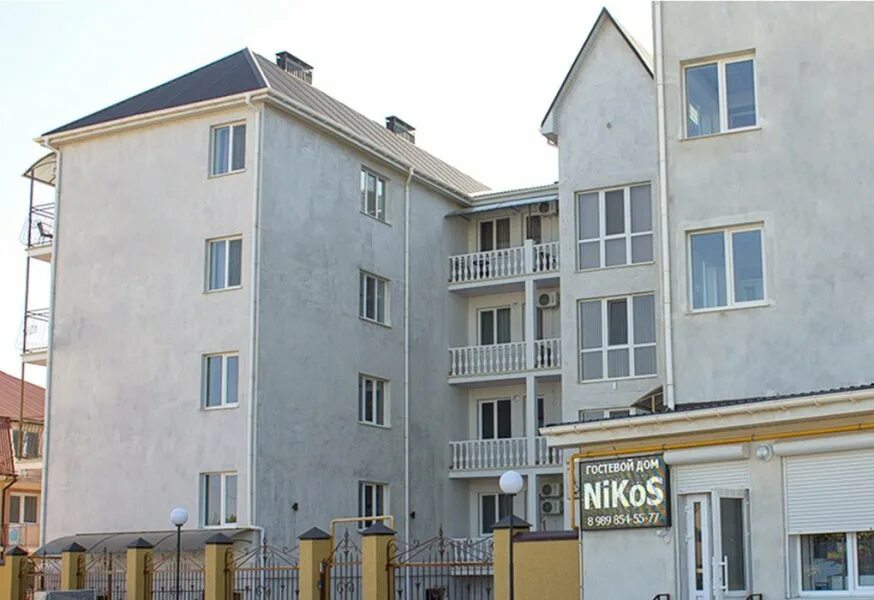 Никос плаза. Отель никос плаза. Никос плаза феодосия береговое. Никос плаза феодосия. Никос плаза крым номера отеля.
