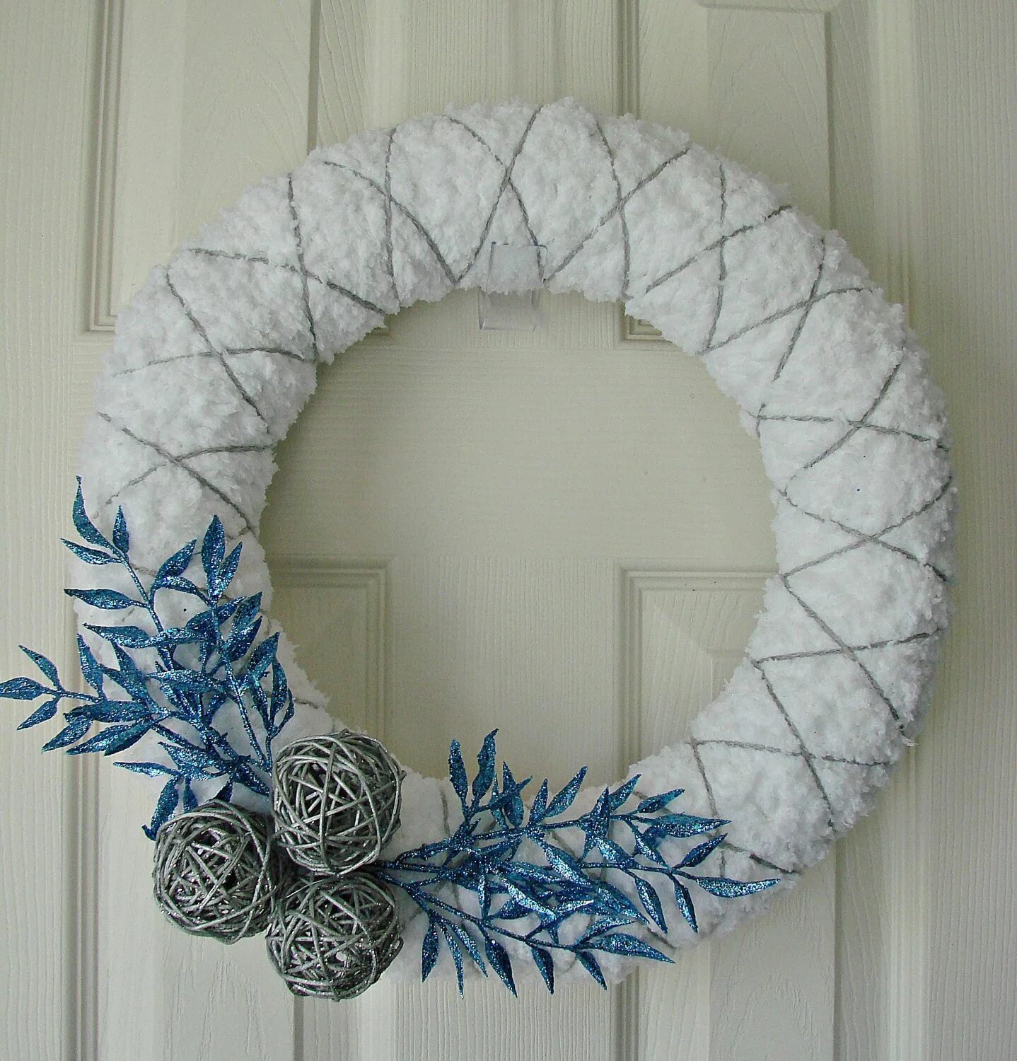 поделка месяц. поделка полумесяц. поделка месяц. венки из ниток новогодние. поделка месяц новогодний.