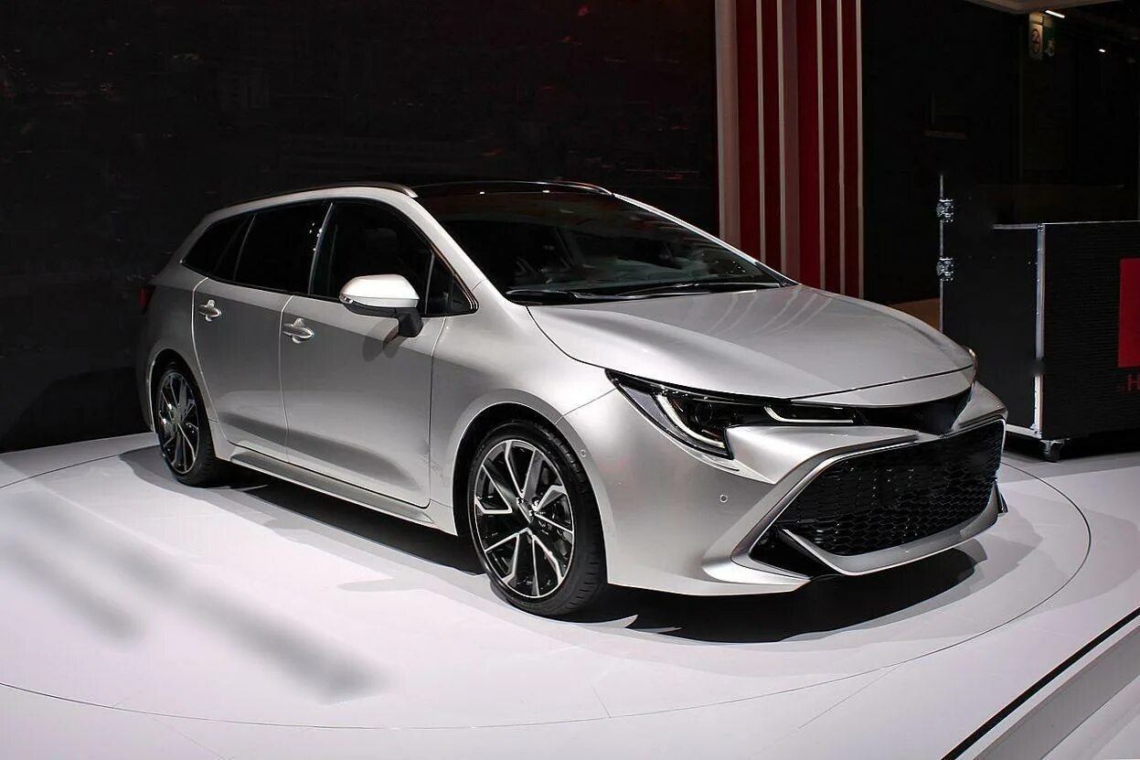 Toyota Corolla Hybrid 2020. Тойота Королла 2020 гибрид. Toyota Corolla 2019 Hybrid. Тойота Королла гибрид 2019 универсал. Сборка 2020 года