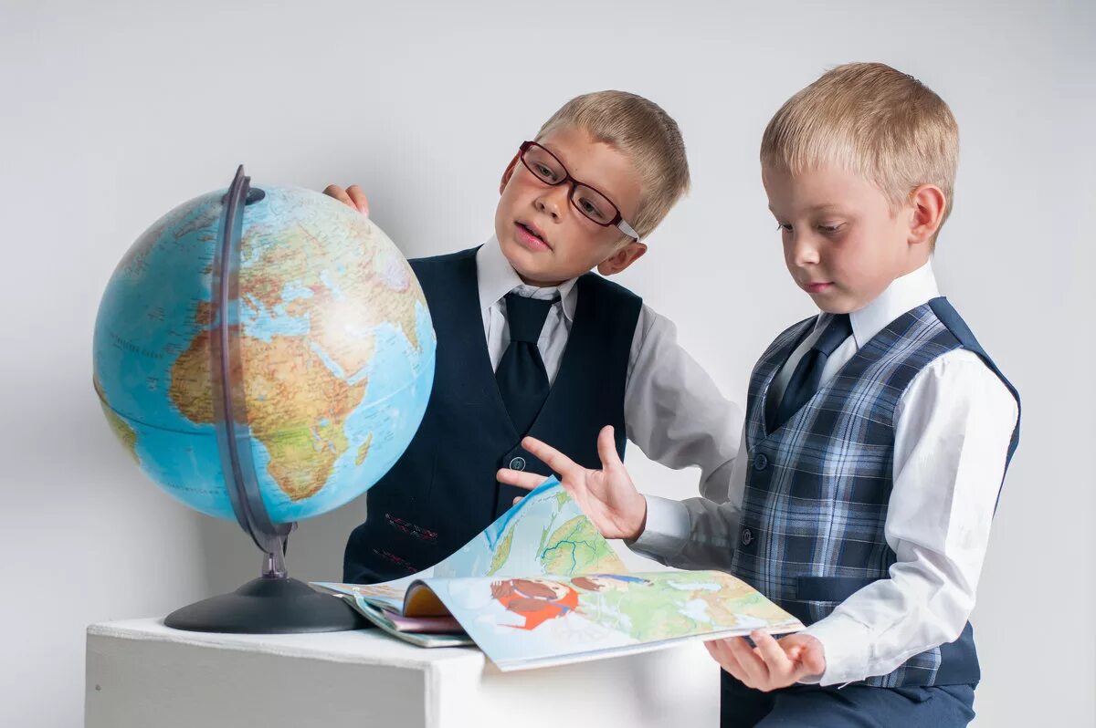 счастливый ребенок. счастливый ребенок. счастливые дети в лагере. международные проекты дети. глобализация картинки.