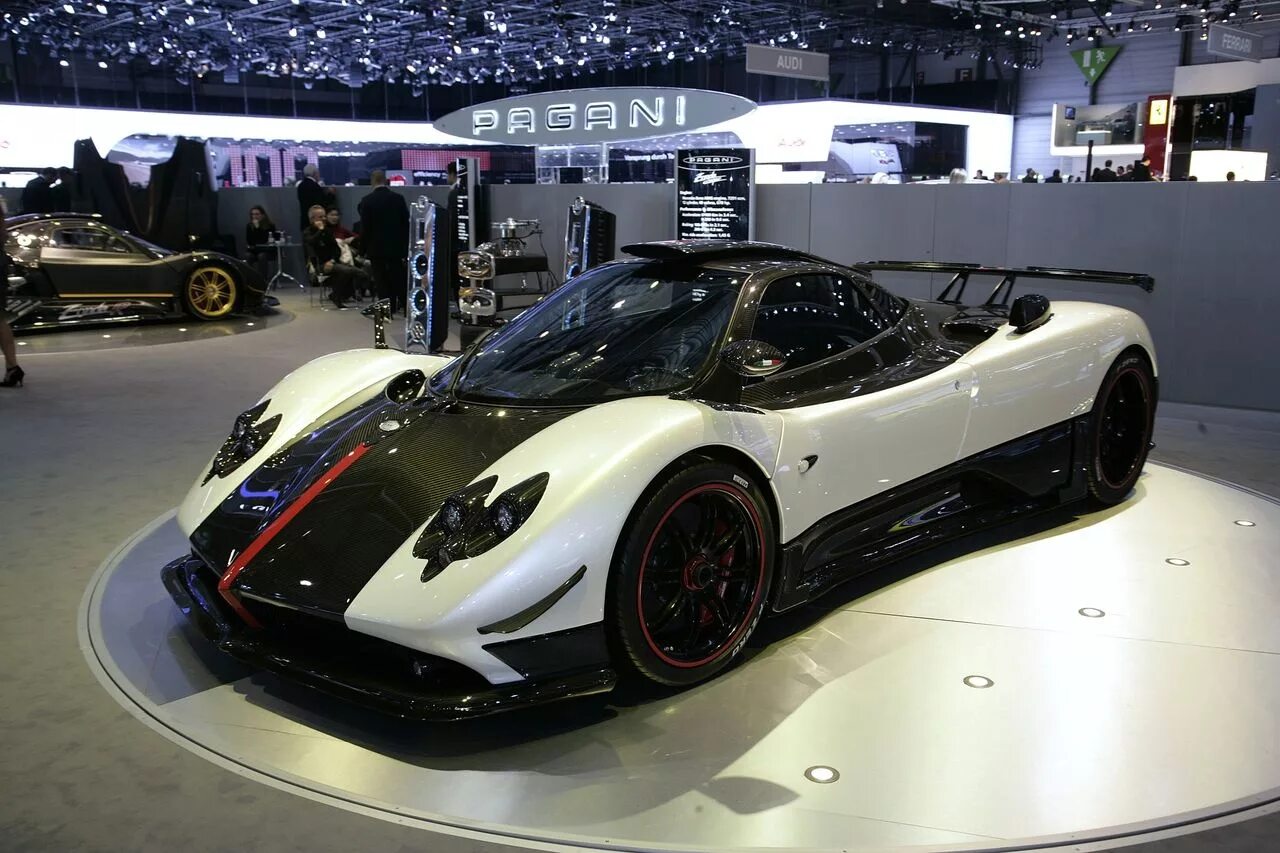 Пагани зонда ф. Pagani Zonda f 2005. Pagani Zonda Roadster. Спорткар Pagani Zonda. Самый дорогой лист