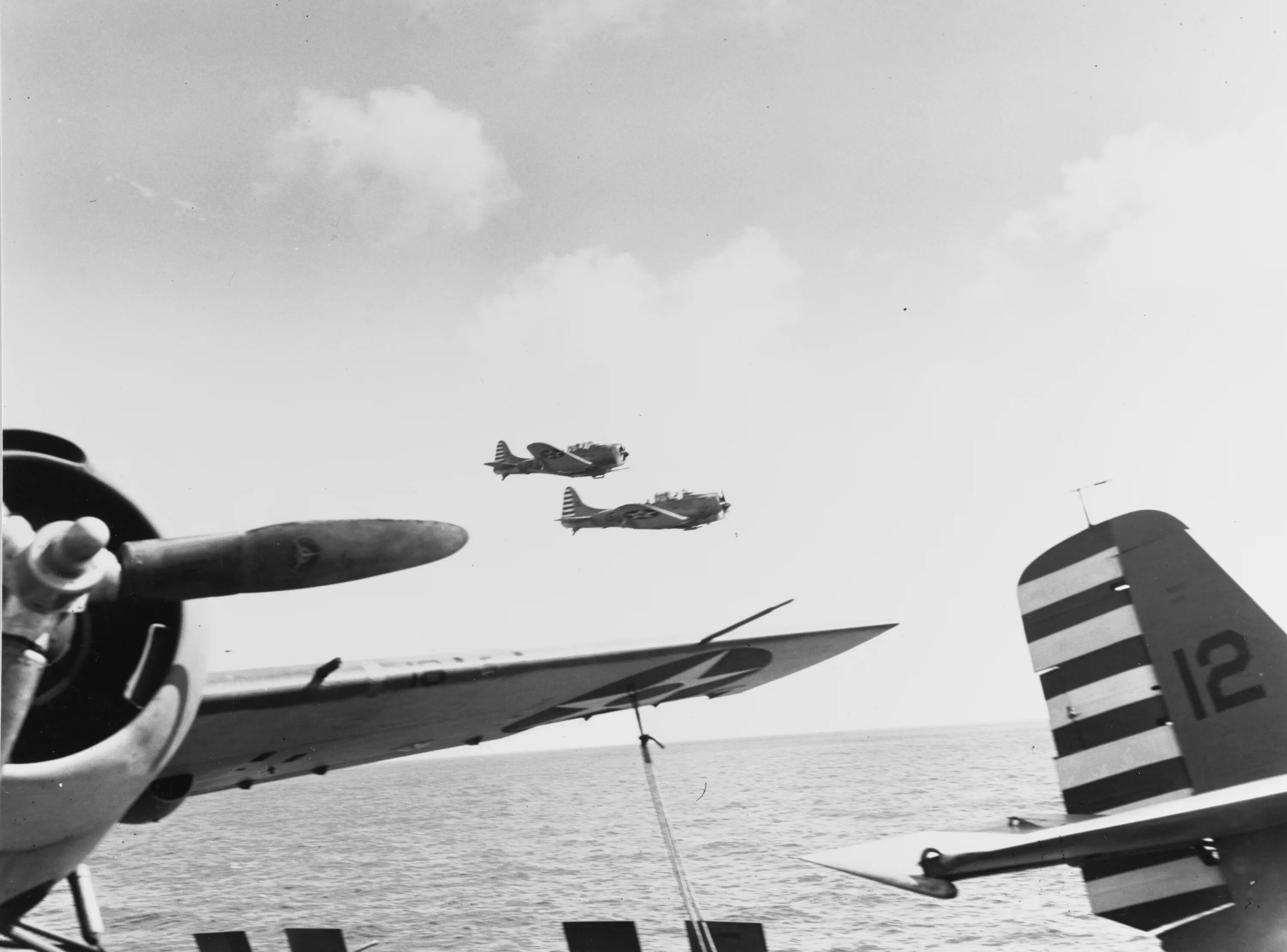 Fly in past. Дуглас SBD Донтлесс. Самолет SBD 5 Dauntless. Дуглас SBD 3. Самолет SBD-3 Dauntless.