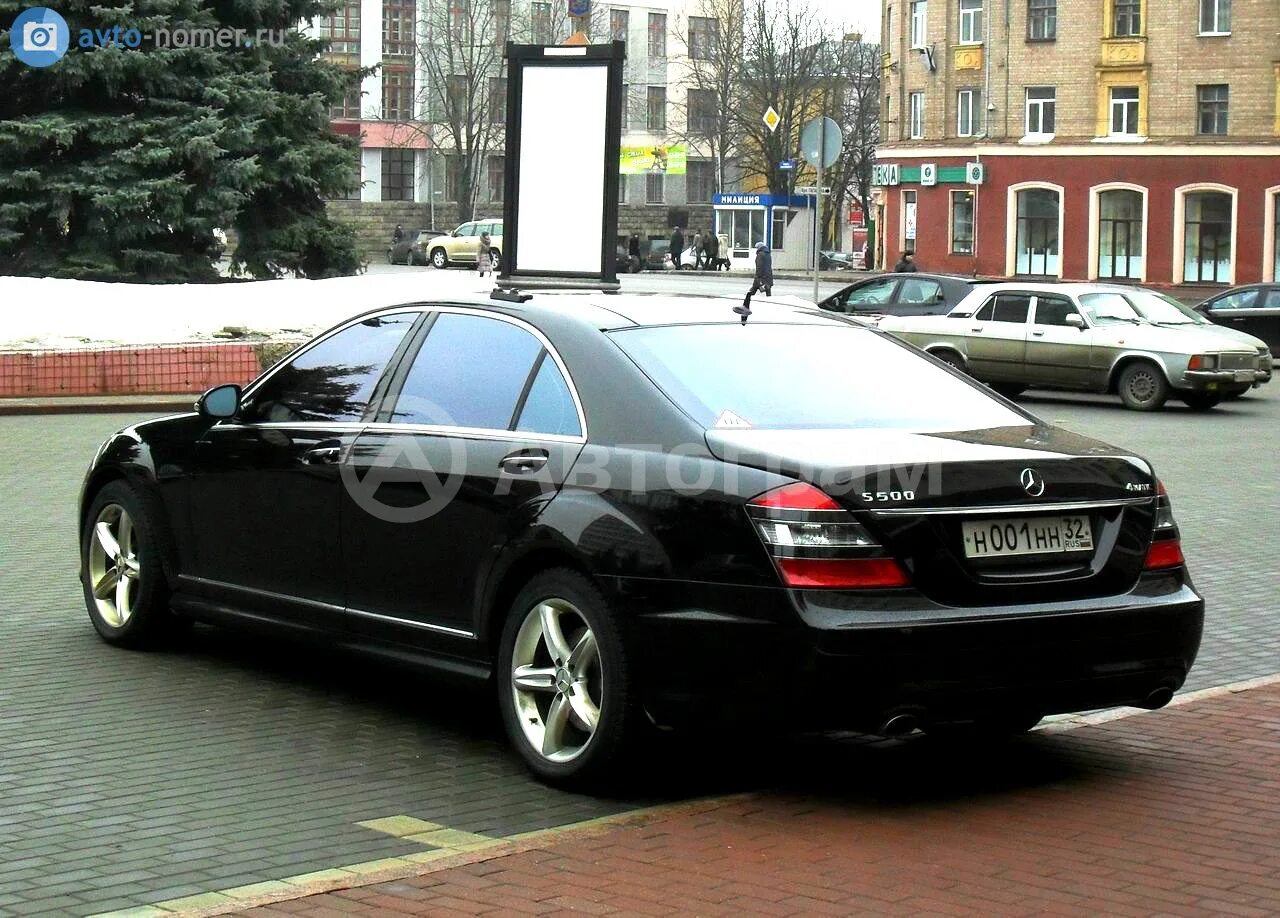 Ру брянск автомобили. Машины правительства. Н001нн32. Машины администрации Брянск. Блатные номера Брянской области.