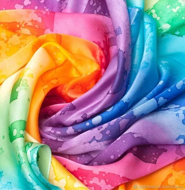 Разноцветная одежда. Разноцветная ткань. Ткань яркая цветная. Разноцветные яркие цвета ткани. Наличие цветной