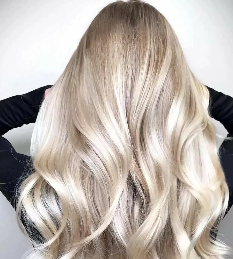 Light blonde. Омбре жемчужный блонд. Жемчужный блонд колорирование. Красивый блонд. Красивое окрашивание блонд.