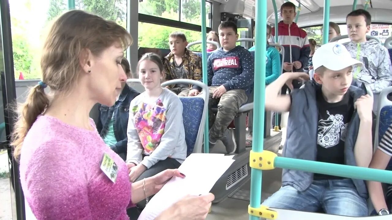 пожарная тревога. учения по пожарной безопасности в школе. достижение пожарная тревога. пожарная тревога. пожарные тушат пожар.