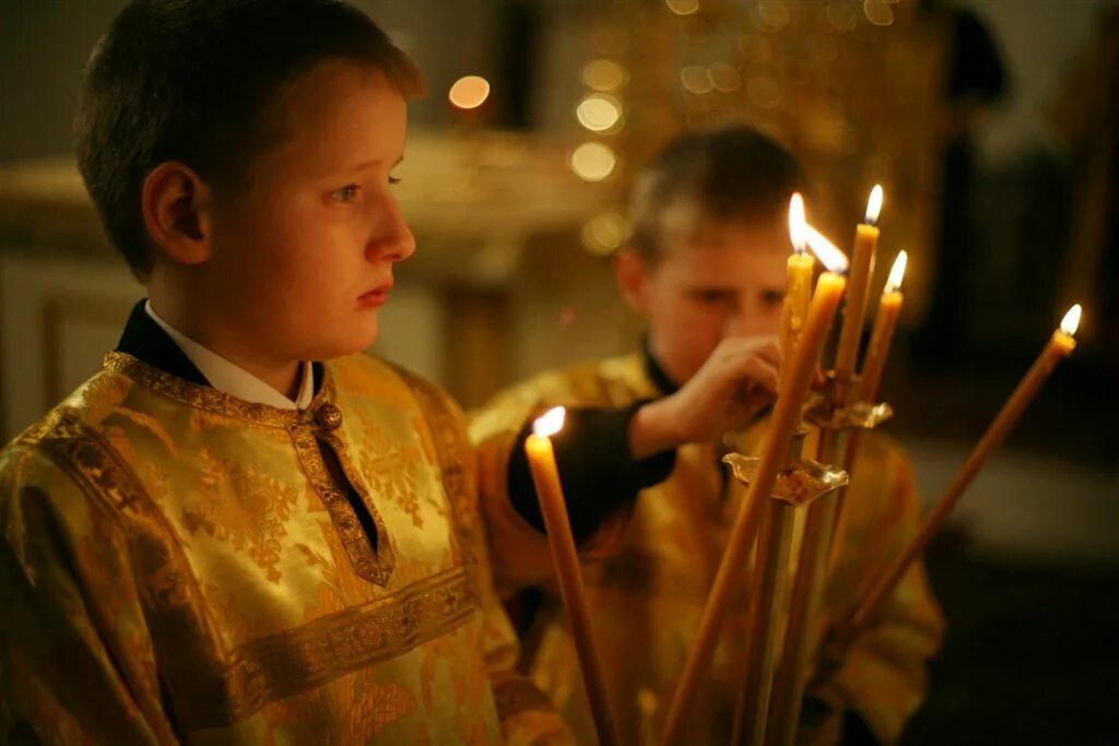 Всенощное бдение. Всенощное бдение люди в храме. Полиелей на всенощной. Всенощное бдение утреня. Вечерня всенощное