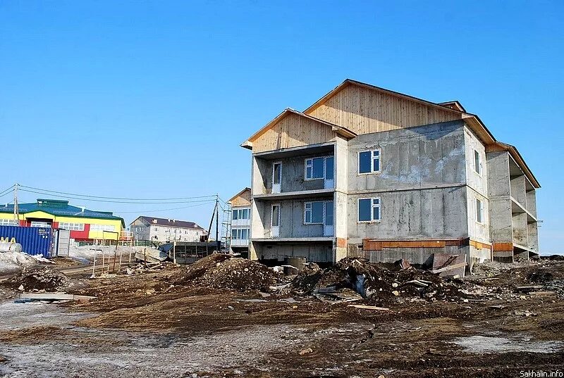 Парамушир северо-курильск. Парамушир северо-курильск. Южно курильск квартиры. Ноглики новые дома стройка. Квартира курильск.