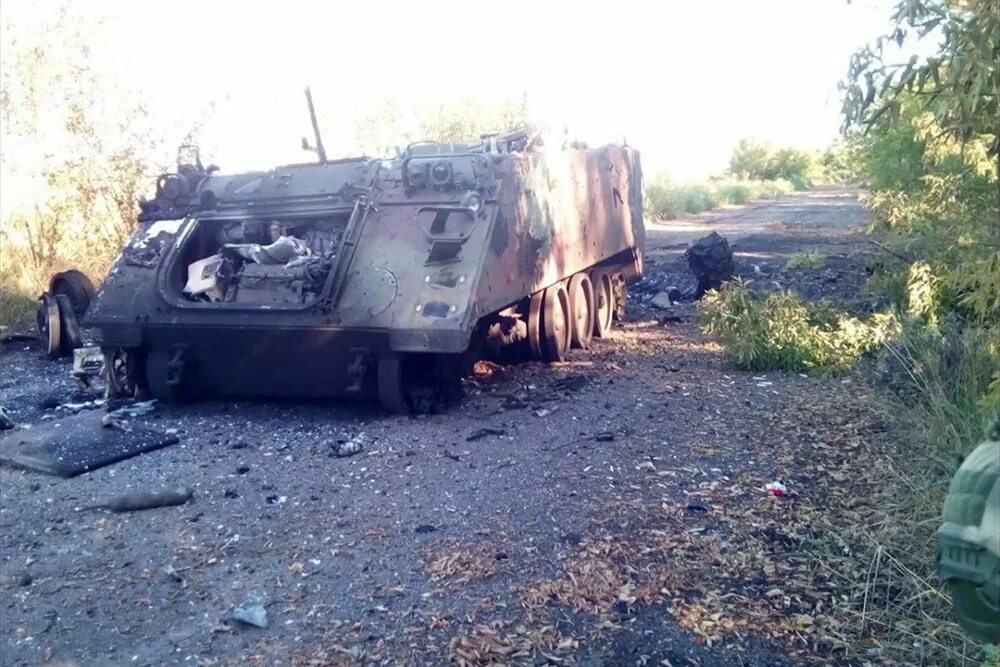 Подбитая натовская техника. Бронетранспортеров m113 подбитые.