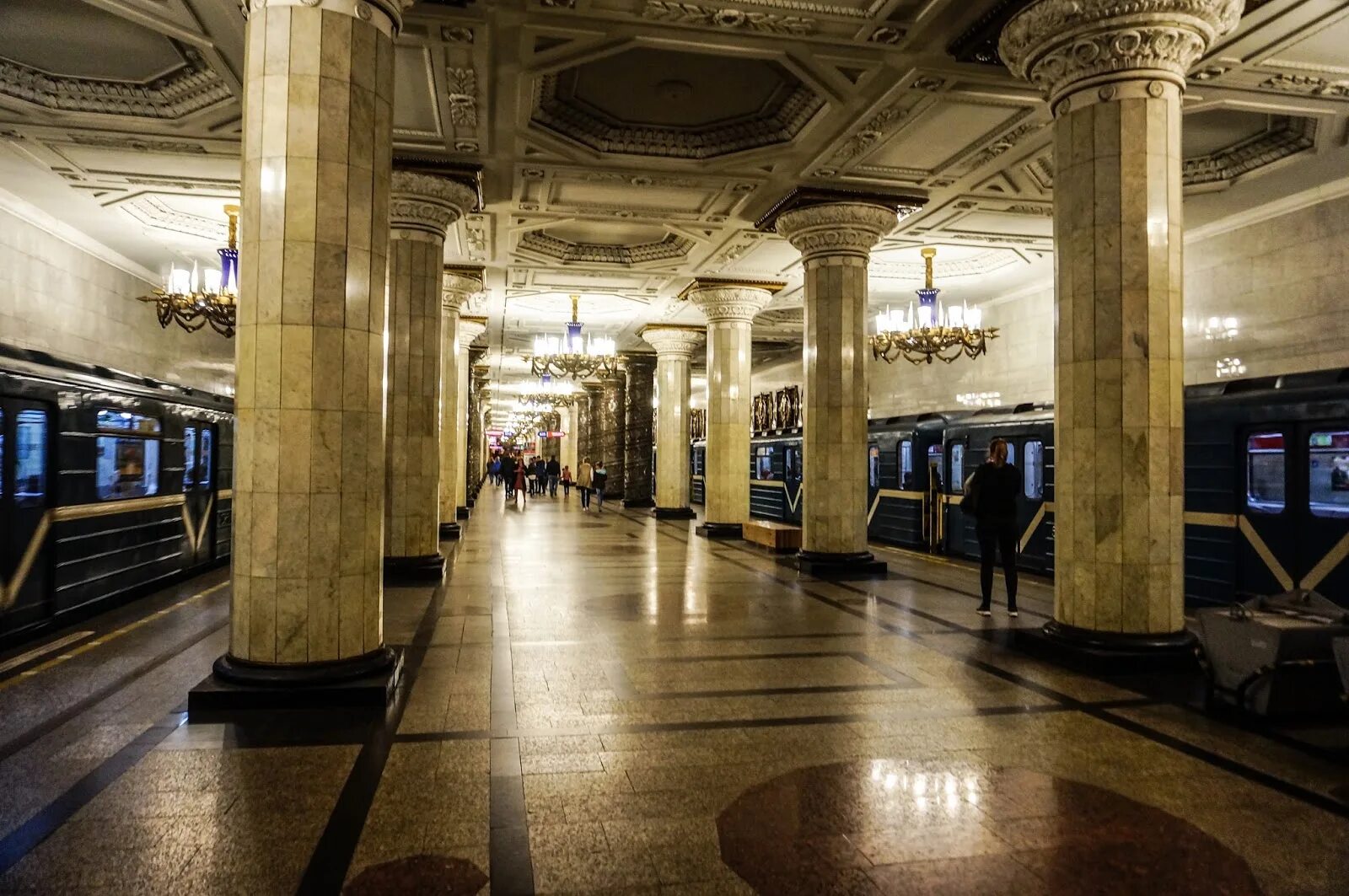 Автово где находится. St petersburg metro avtovo. верхний вестибюль метро автово. петербургский метрополитен 2004. станция метро адмиралтейская призрак.