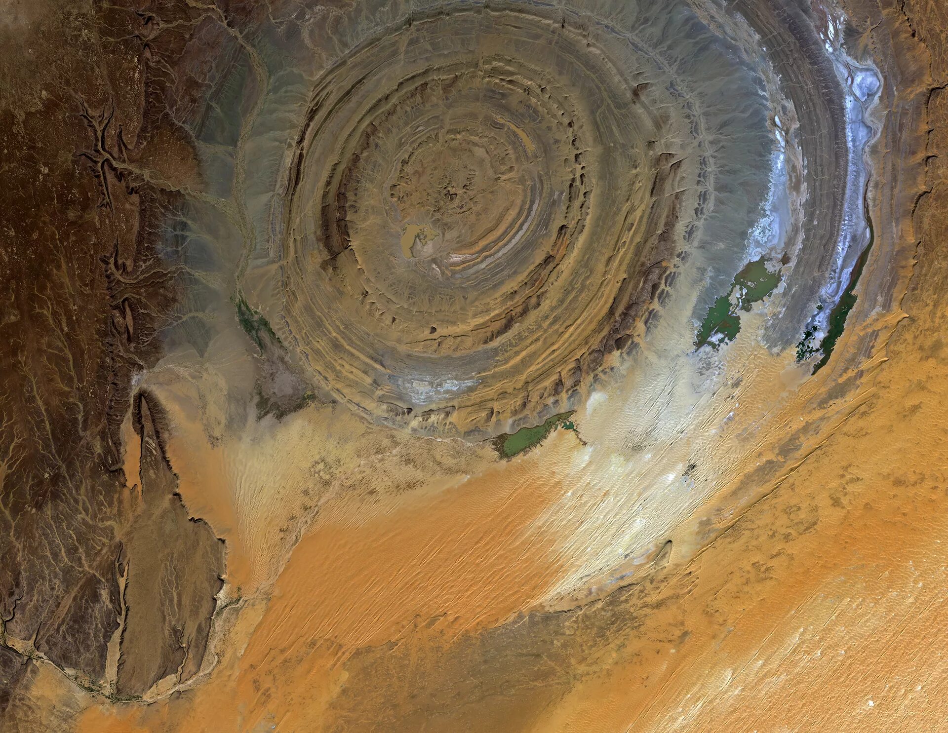 Интересные аномалии. Ришат Мавритания. Структура ришат в Мавритании. Ришат (глаз Сахары). Мавритания. Геологическое образование ришат сахара Мавритания.