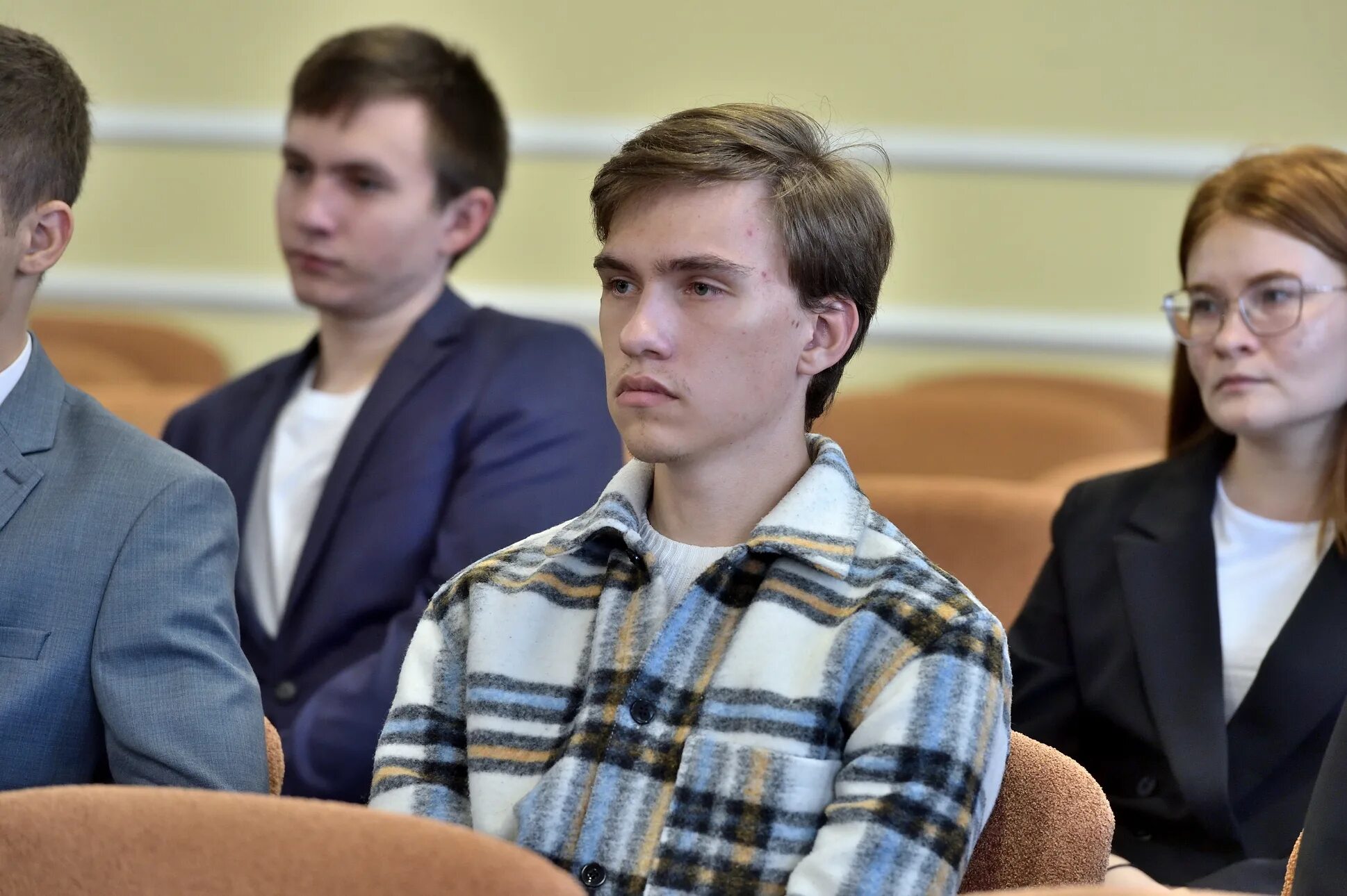 Верховный суд ижевск. Управление судебного департамента в удмуртской. Управление судебного департамента в удмуртской. Ижевский институт филиал вгую рпа минюста россии г ижевск. Учебный зал судебных заседаний.