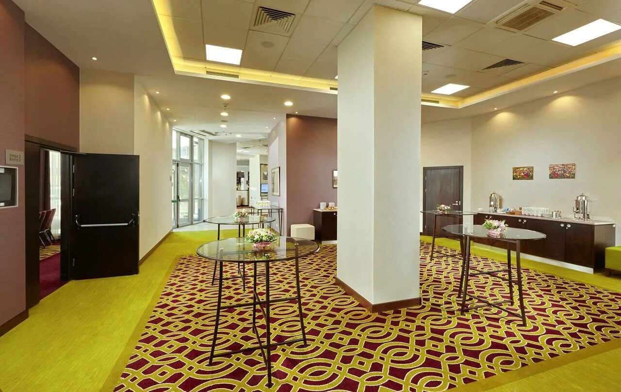 Нижний новгород отель marriott. Courtyard nizhny novgorod city. Гостиницы в нижнем новгороде. Courtyard nizhny novgorod city. Courtyard by marriott nizhny novgorod city center нижний новгород.