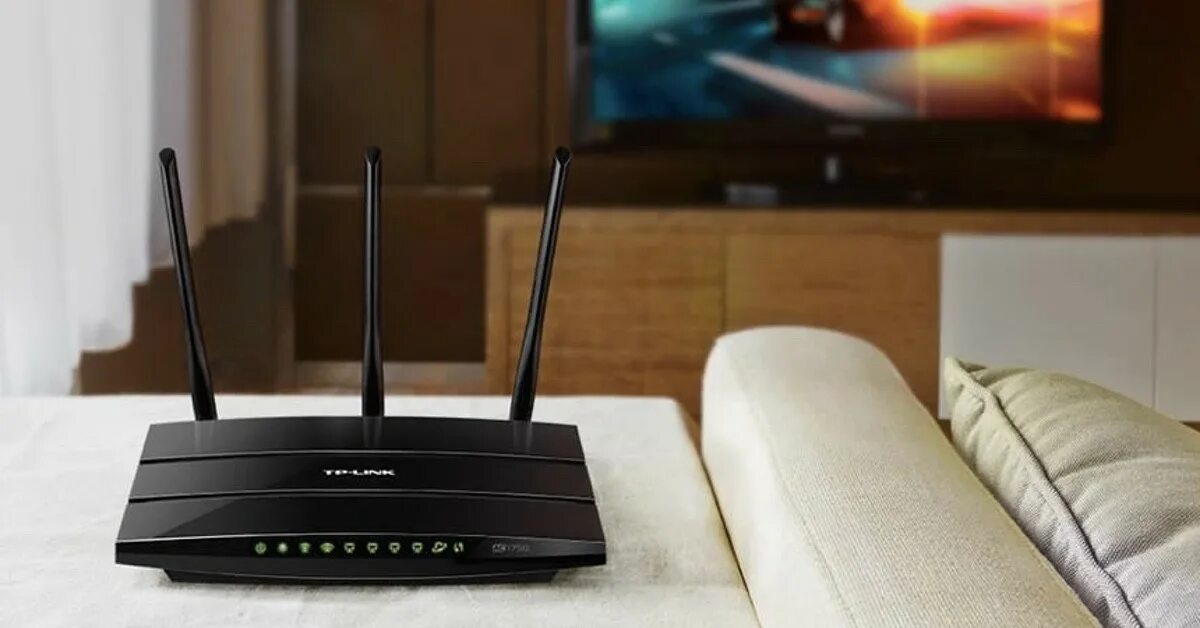Какой выбрать роутер wifi для дома. Роутер в квартире. роутер в интерьере квартиры. что такое телевизионный маршрутизатор. wi fi роутер в интерьере.