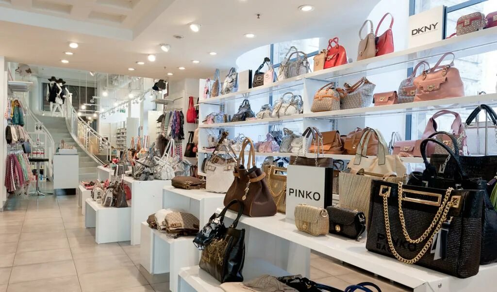 Аутлет черная магазины обуви. Ecco аутлет белая дача. Магазин furla в риме. Аутлет обувь. Аутлет обувь.