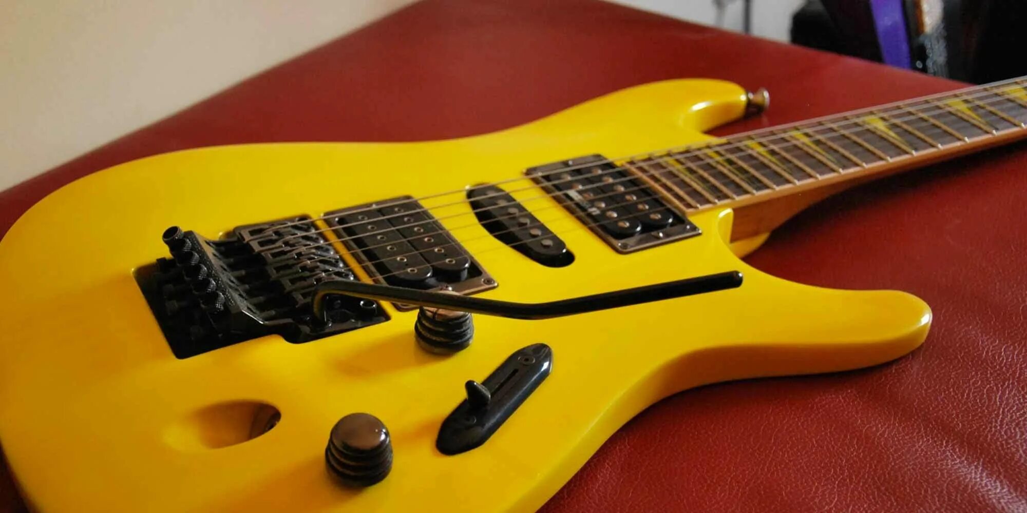 Kramer Superstrat. Ibanez Superstrat Yellow. Fender суперстрат. Суперстрат Ibanez. Меняю электрогитару