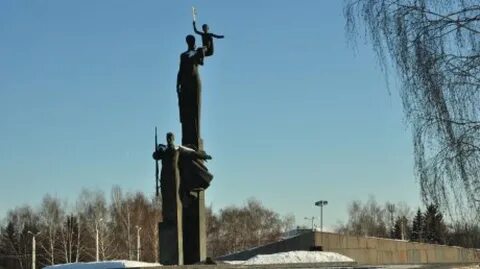 Памятник на проспекте победы