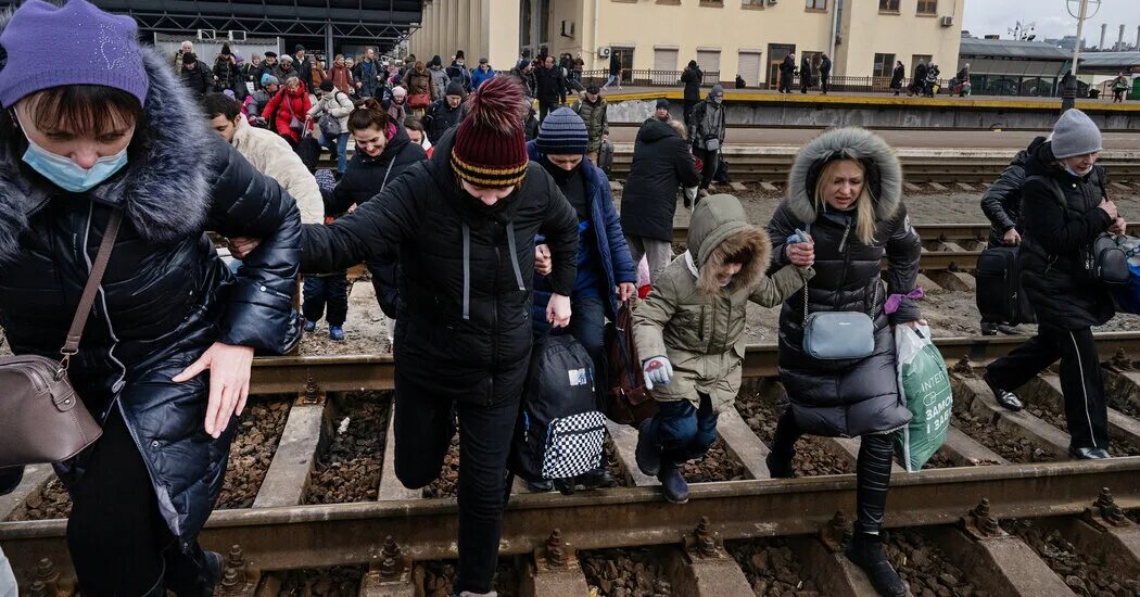 Кто против войны с украиной. Подавление протестов в России. Протестующие звезды. Знаменитости против войны с Украиной.