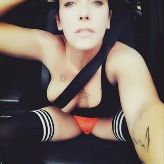 Slideshow seatbelt cleavage.