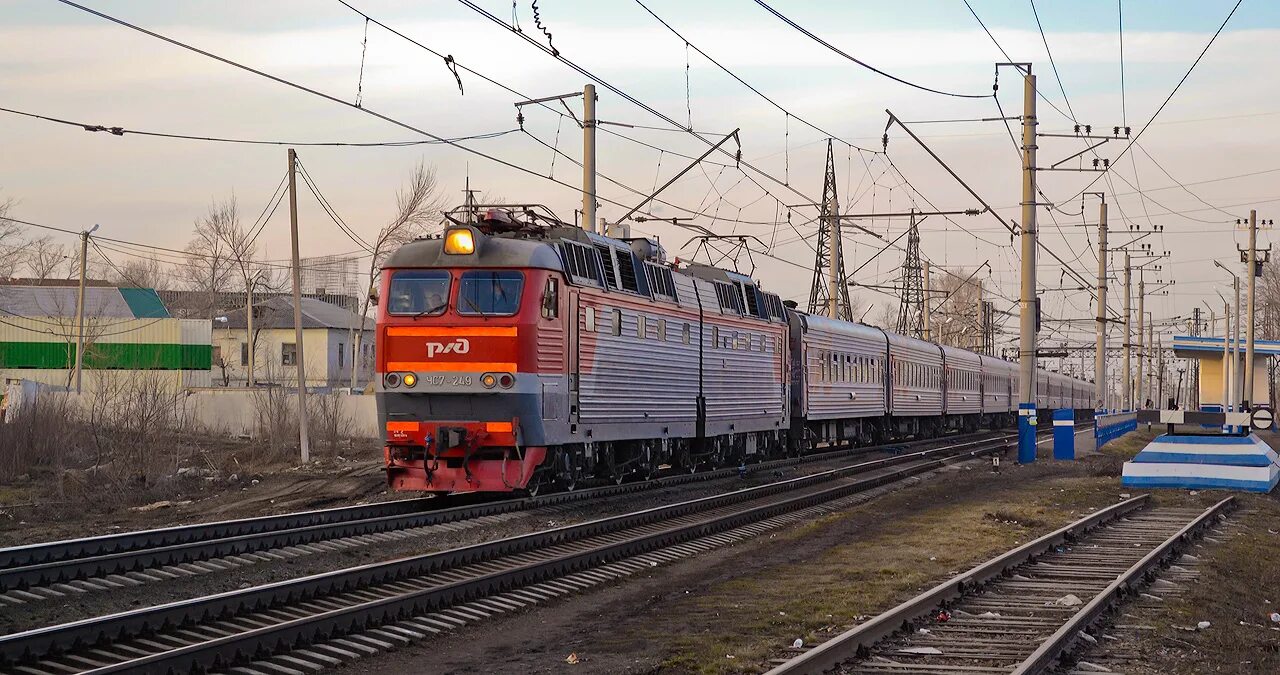 Поезд Челябинск Анапа. Поезд 457 Челябинск Анапа. Челябинск Анапа ЖД. Поезд Челябинск Анапа фото.