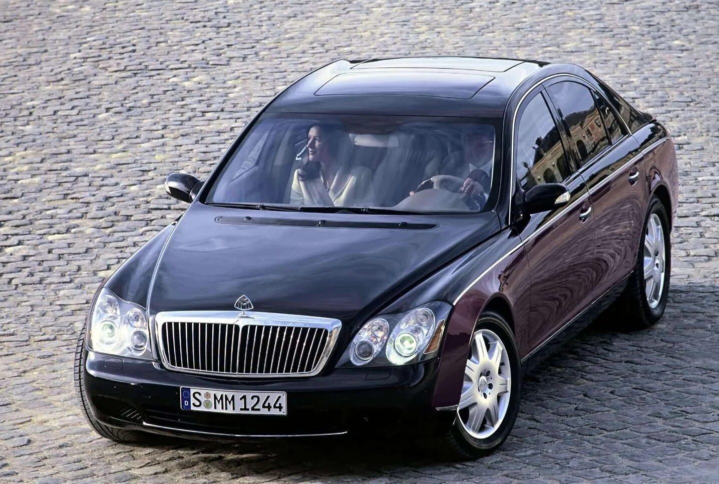 Что такое майбах. Maybach 57. Maybach 2002. Maybach 57 2003. Mercedes Maybach 57s.