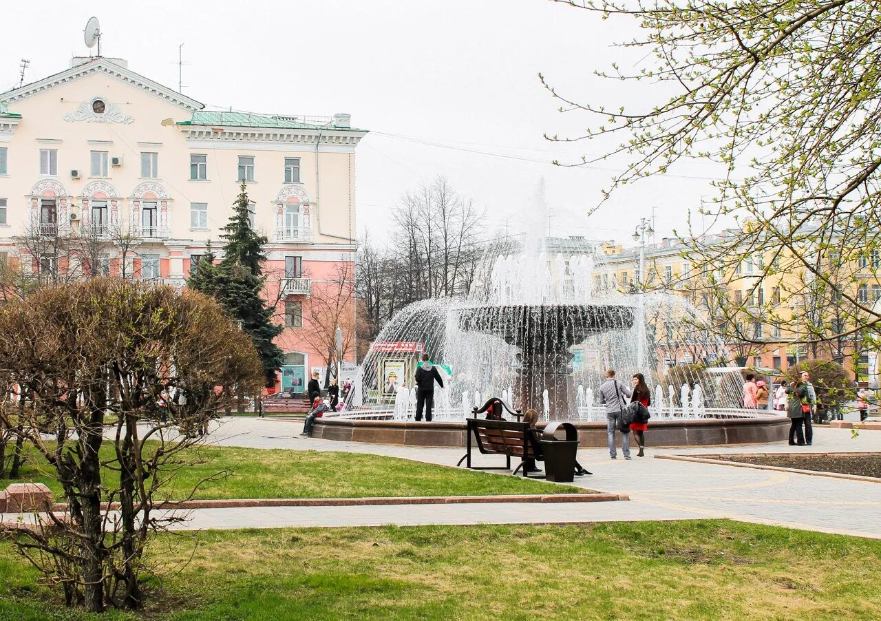 Погулять кемерово. Старый город Кемерово. Красивые места в Кемерово. Кемерово Сибирский парк. Набережная Кемерово в центре.