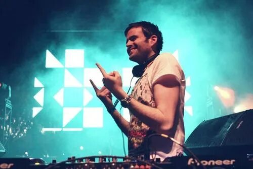 Saving light gareth emery. Gareth emery фото. gareth emery - citadel. gareth jones (music producer). gareth emery дочери фото.
