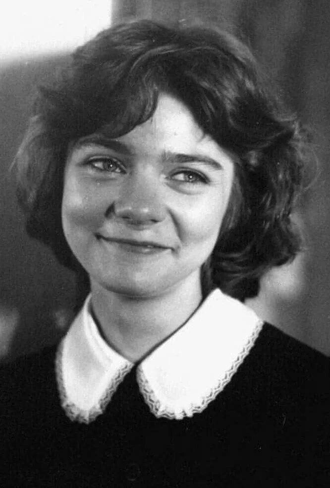 Актриса алиса селезнева гостья из будущего. Наталья гусева. наталья гусева алиса селезнева. гусева, наталия евгеньевна. наташа гусева алиса.